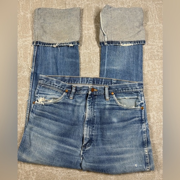 Wrangler Distressed Boho Western Womens/ Mens Work Jean Size 36x38 - Picture 1 of 9